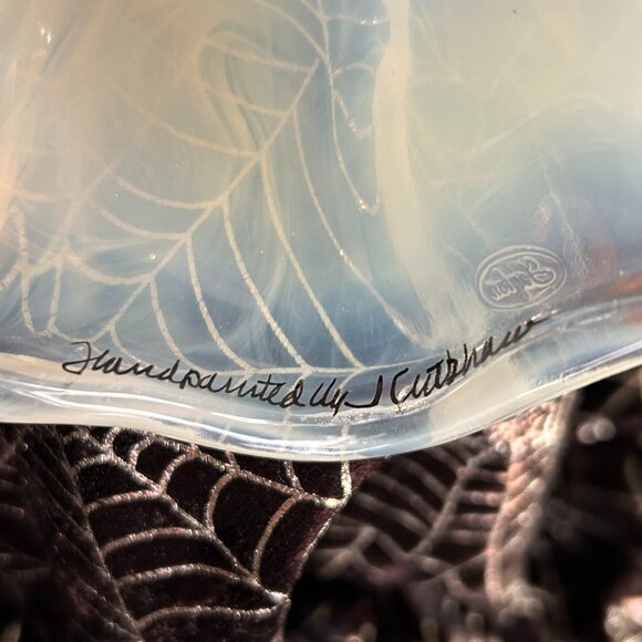 MINT 2005 Fenton Art Glass Halloween Ghost, Signed by J. Cutshaw - Picture 11 of 13